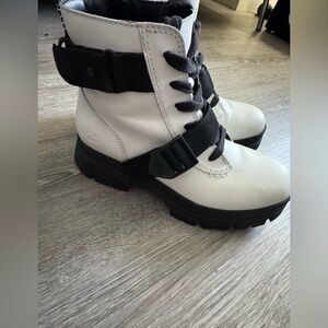 UGG Black Interior Leather Boot - Size Label Visible